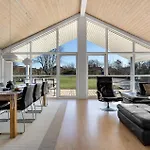 Semesterbostad Stunning In V With Kitchen Esbjerg