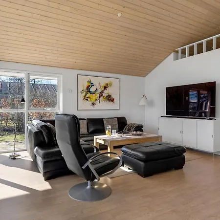 Stunning In V With Kitchen Esbjerg