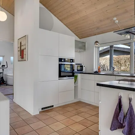 Stunning In V With Kitchen Hébergement de vacances *