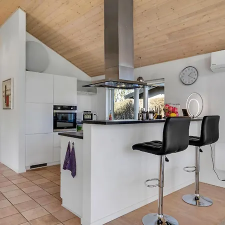 Holiday home Stunning In V With Kitchen Esbjerg