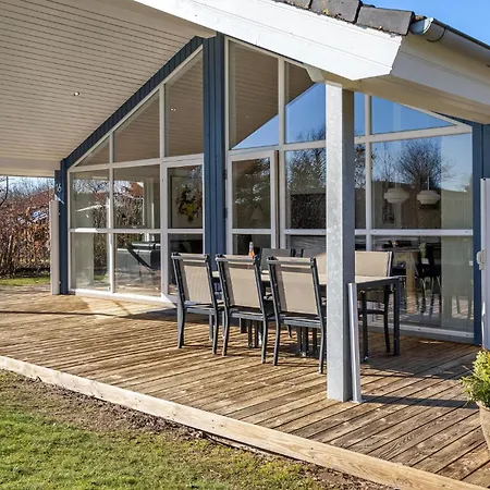 Stunning In V With Kitchen Holiday home