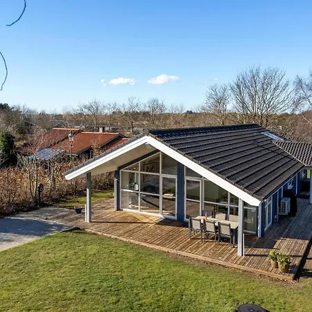 Stunning In V With Kitchen Holiday home