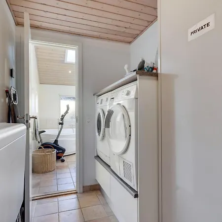 Stunning In V With Kitchen Holiday home *