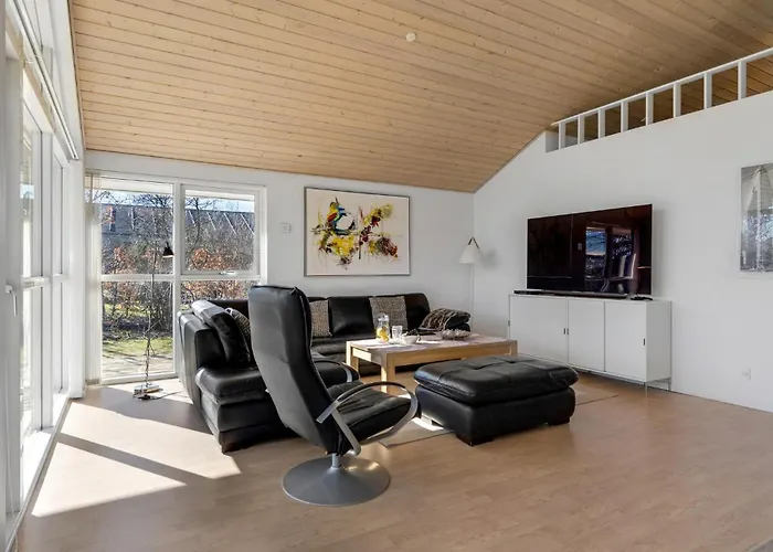 Stunning In V With Kitchen Esbjerg