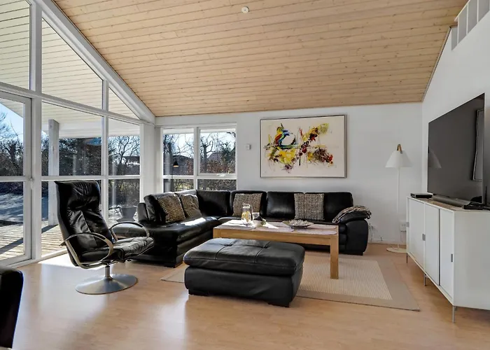 Stunning In V With Kitchen *